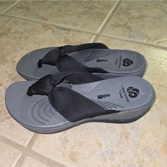 Clarks Cloudsteppers Collection Black Flip Flops Womens Size 5M - Picture 3 of 6